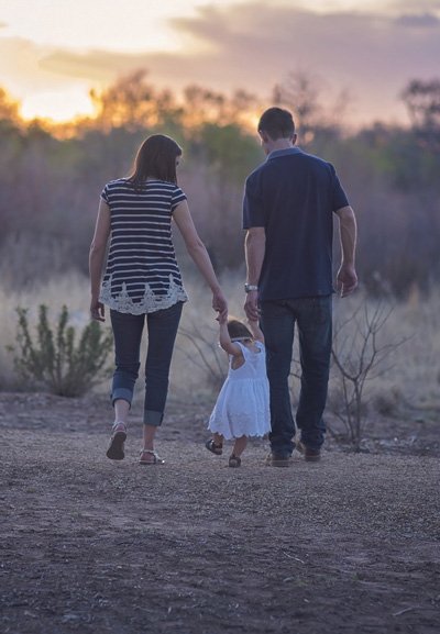 couple-with-child